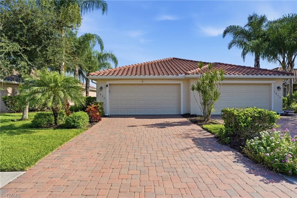 1835 Alameda DR NAPLES, FL 34120