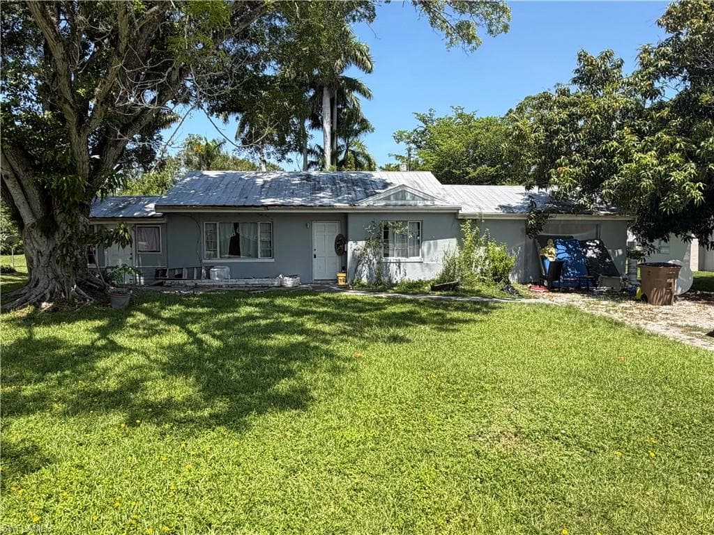 324 New York DR FORT MYERS, FL 33905