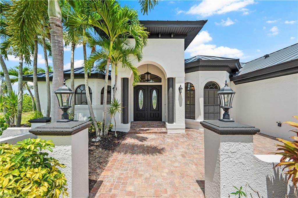 506 32nd PL CAPE CORAL, FL 33993
