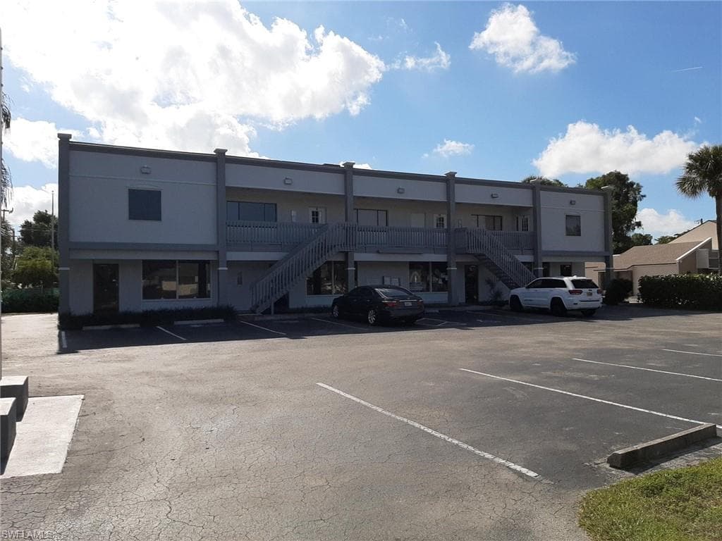 1930 Park Meadows DR FORT MYERS, FL 33907