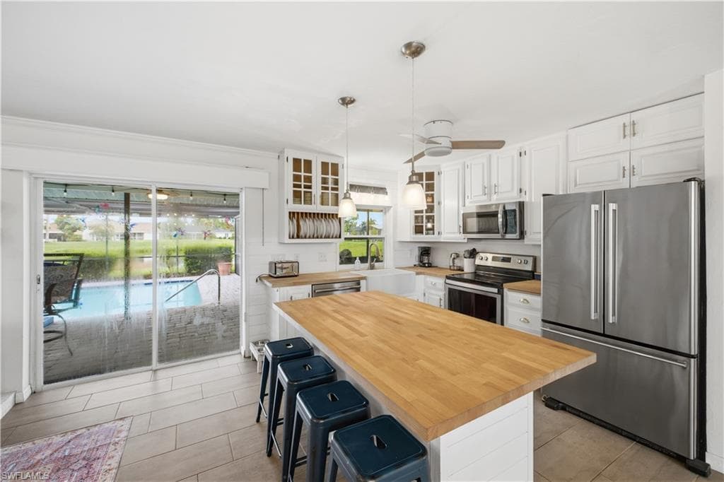 24708 Carnoustie CT BONITA SPRINGS, FL 34135