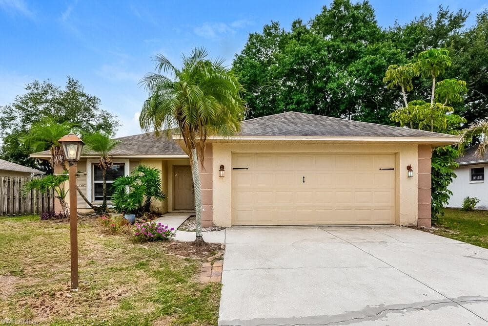 4208 76th DR E SARASOTA, FL 34243