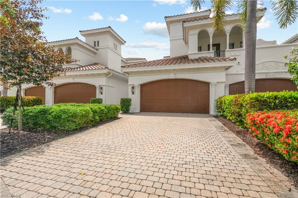 2714 Callista CT 103 NAPLES, FL 34114