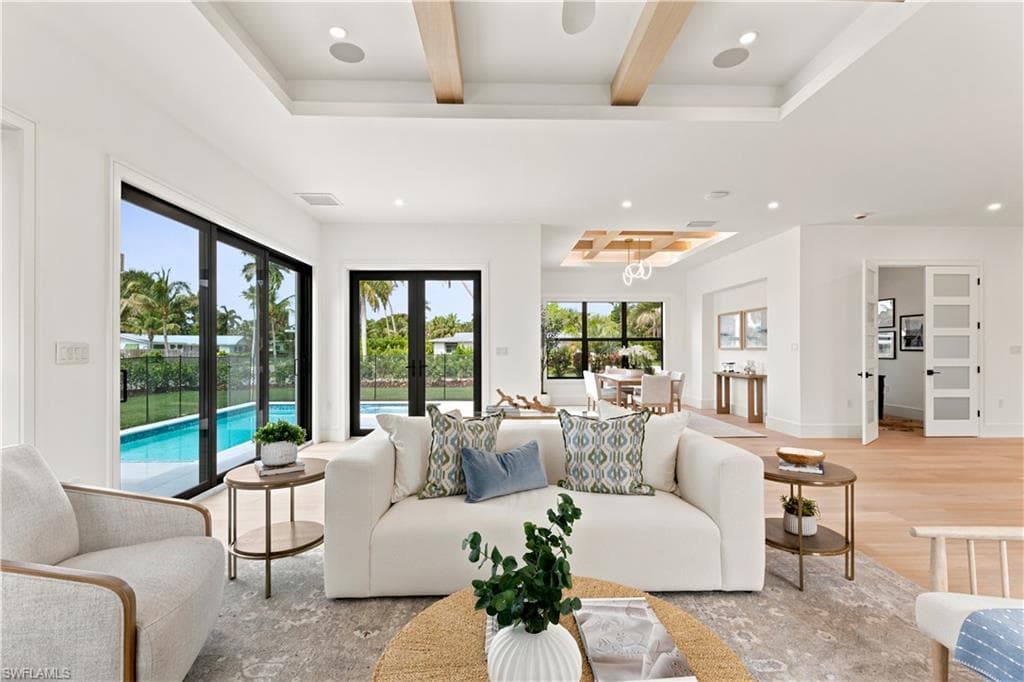 2200 11th ST N NAPLES, FL 34103