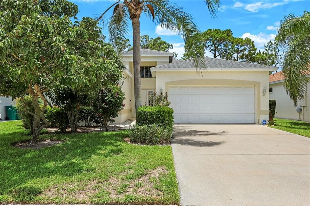 697 Crossfield CIR NAPLES, FL 34104
