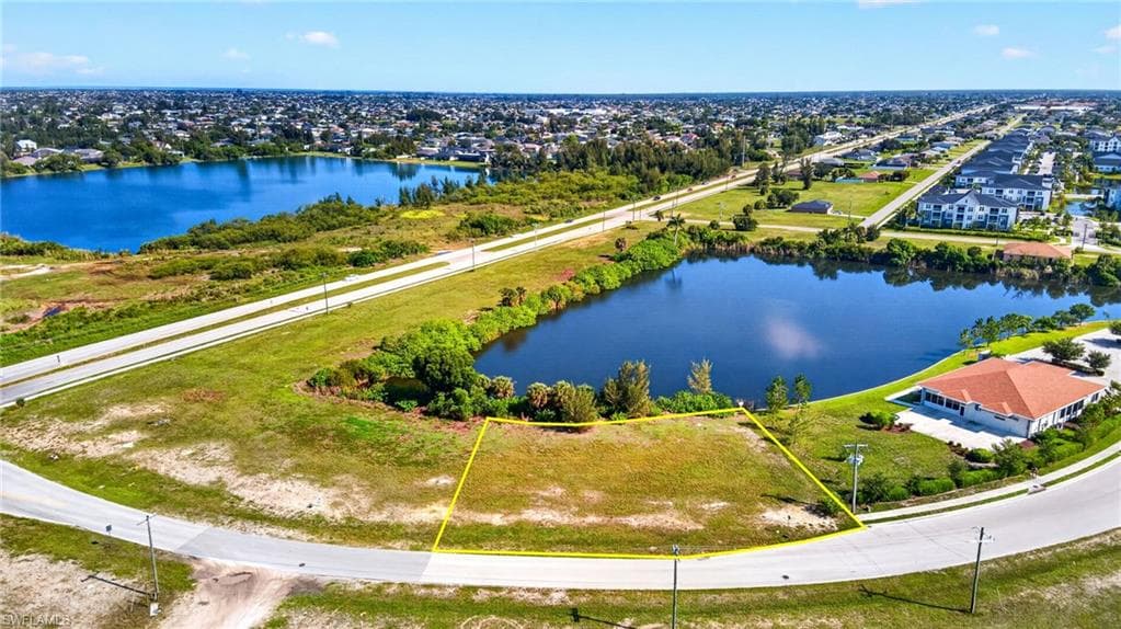 1483 SW 6th TER CAPE CORAL, FL 33991