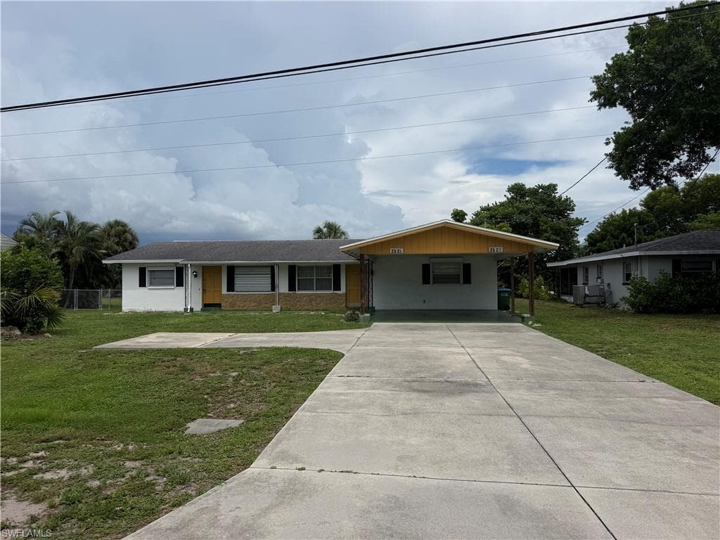 2521 16th PL CAPE CORAL, FL 33904