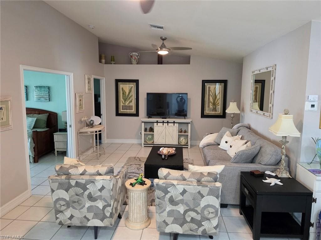 200 Diamond CIR 202 NAPLES, FL 34110