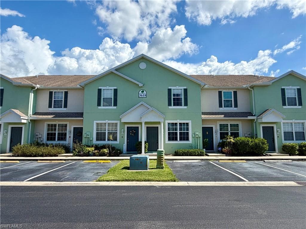 3618 Pine Oak CIR 105 FORT MYERS, FL 33916