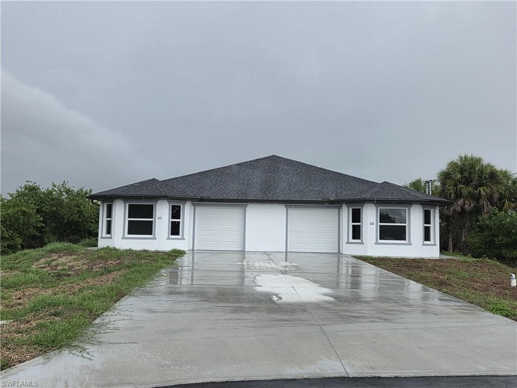 617/619 Creuset AVE S 617 and 619 LEHIGH ACRES, FL 33974