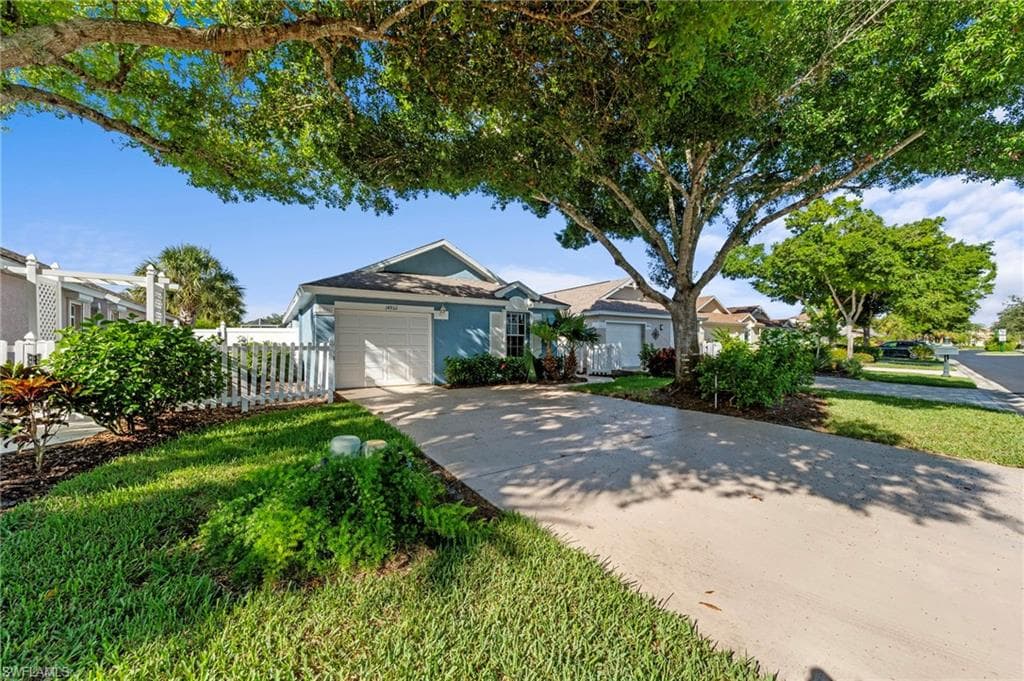 14932 Sterling Oaks DR NAPLES, FL 34110