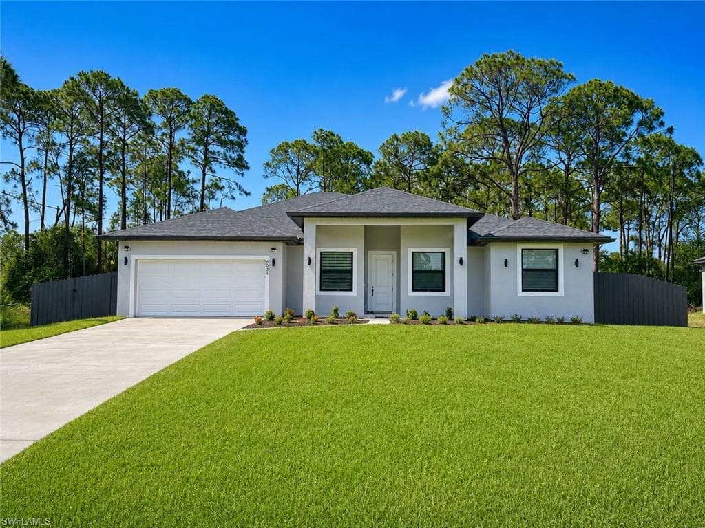 8034 LIFE CIR LABELLE, FL 33935