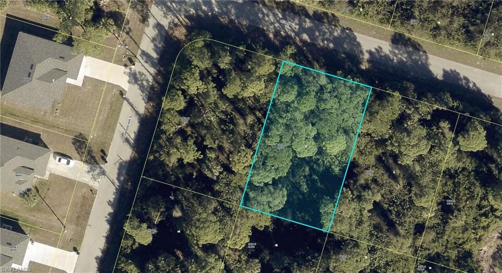 954 Iris ST E LEHIGH ACRES, FL 33974