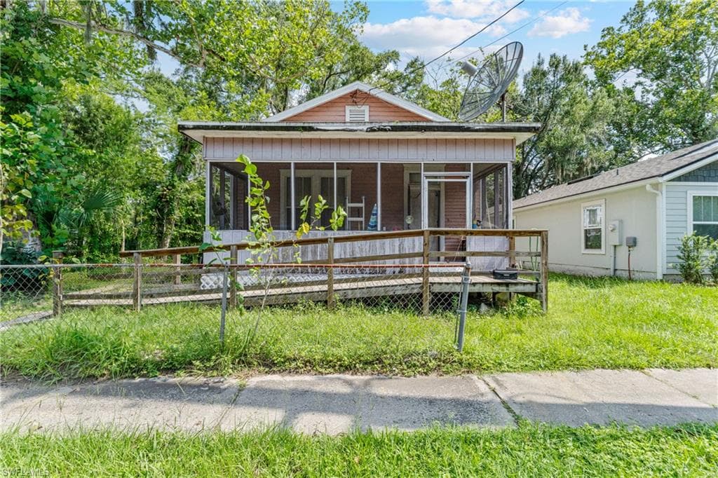 1843 W 26th ST JACKSONVILLE, FL 32209