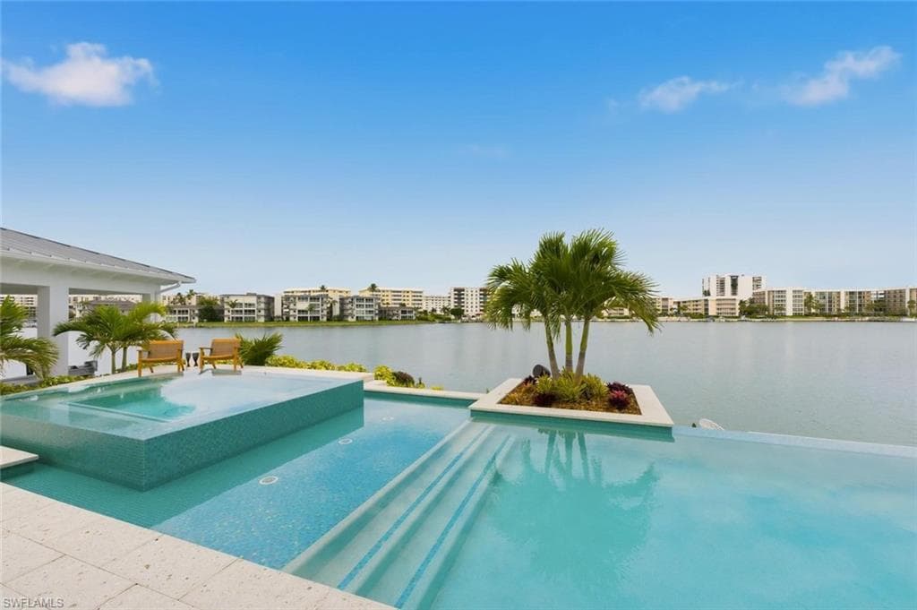 200 Bahia PT NAPLES, FL 34103