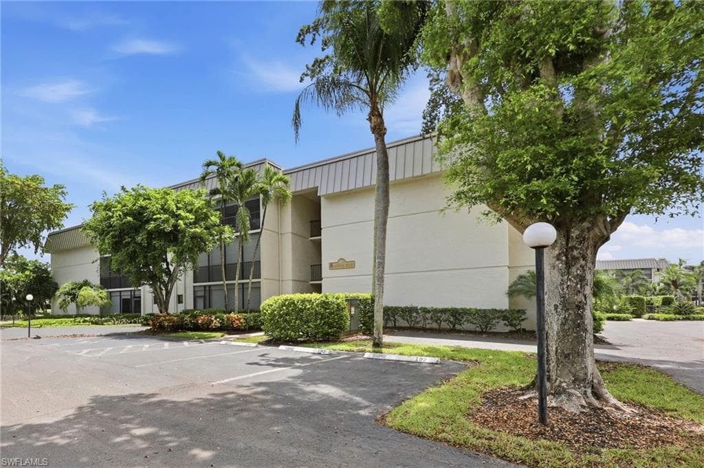 788 Park Shore DR H39 NAPLES, FL 34103