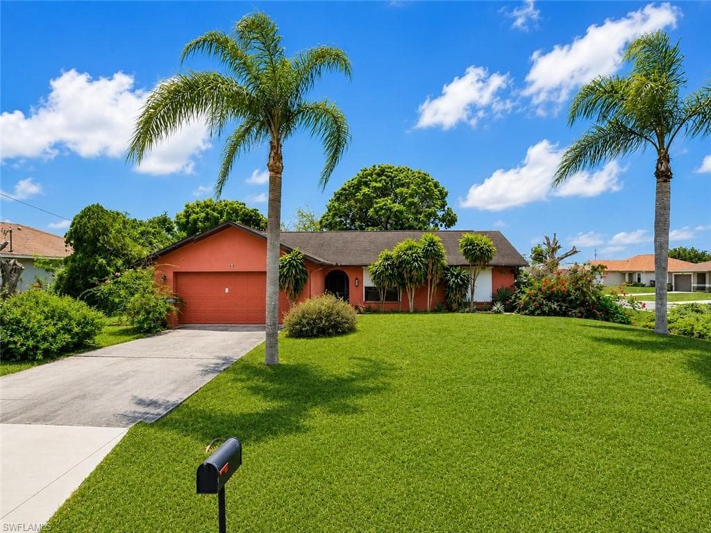 818 NE 11th TER CAPE CORAL, FL 33909