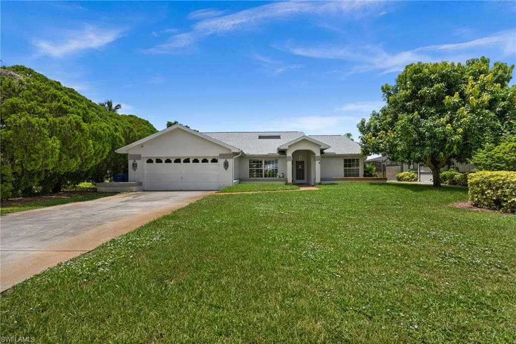 7305 Constitution CIR FORT MYERS, FL 33967