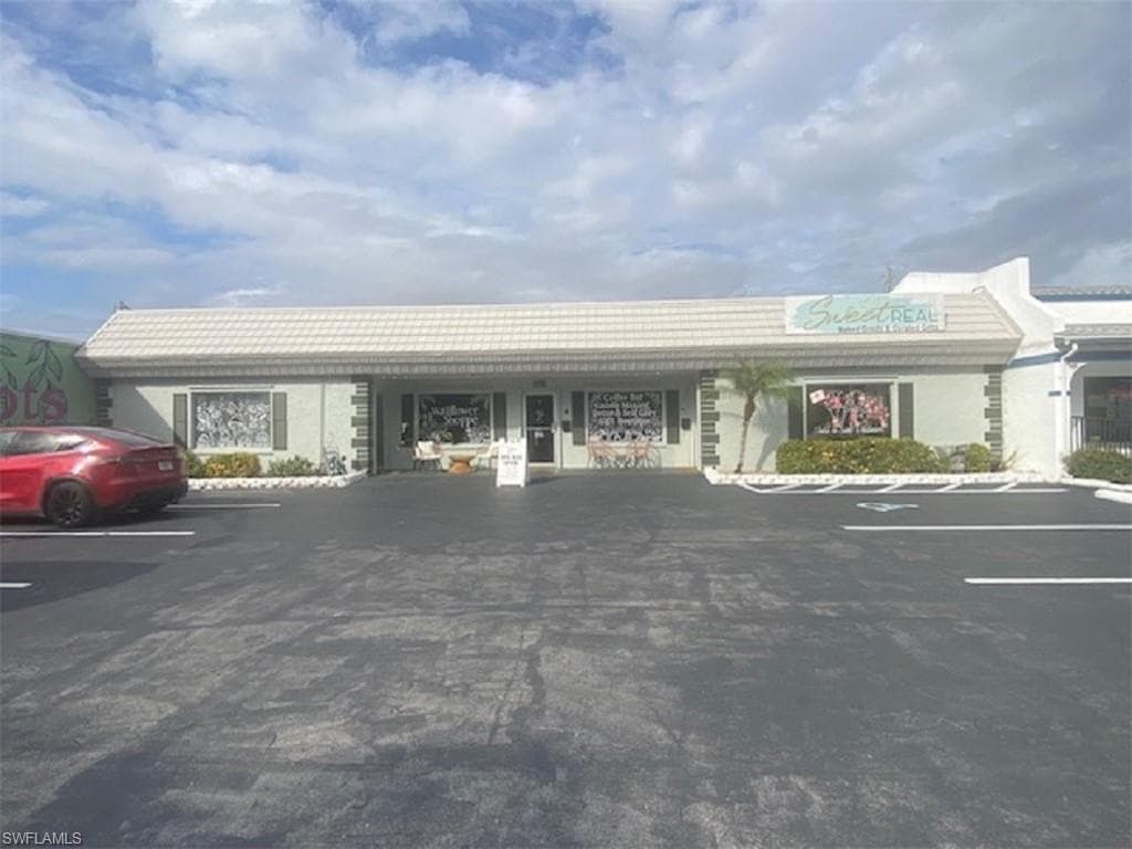 1615 SE 47th TER CAPE CORAL, FL 33904