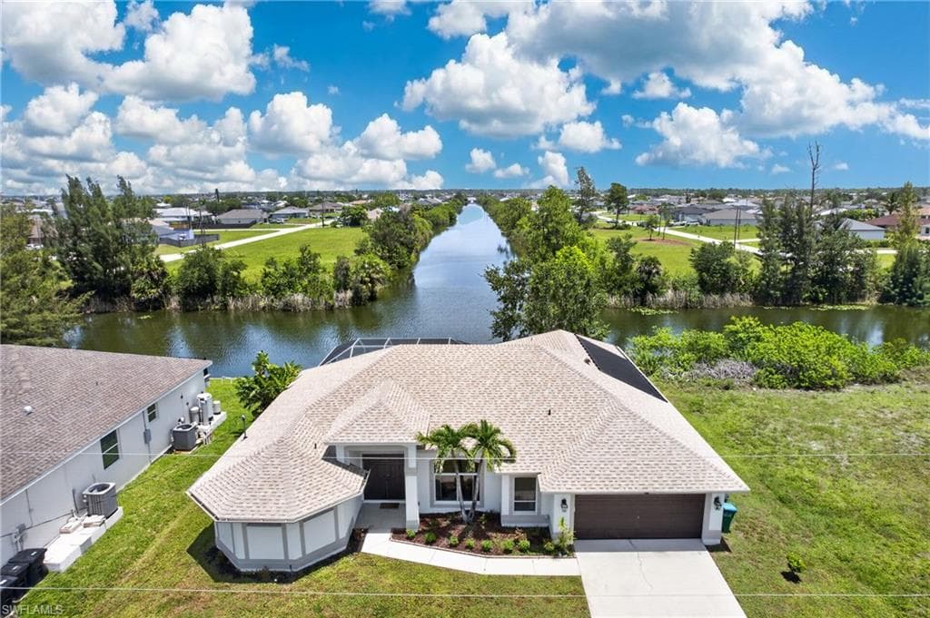 519 NE 19th TER CAPE CORAL, FL 33909