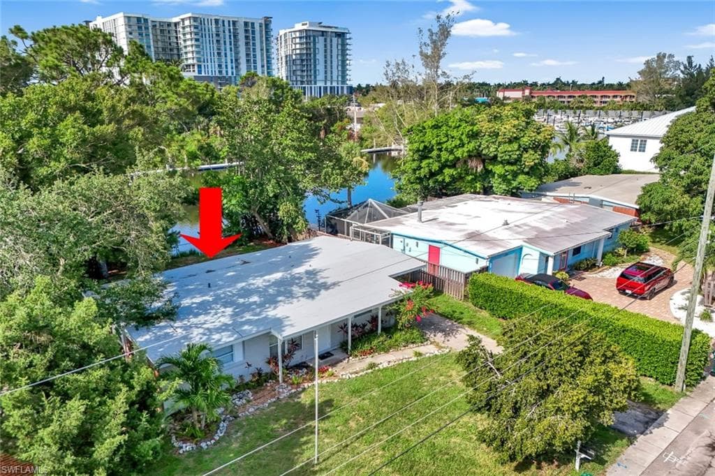 2140 Harbor LN NAPLES, FL 34104