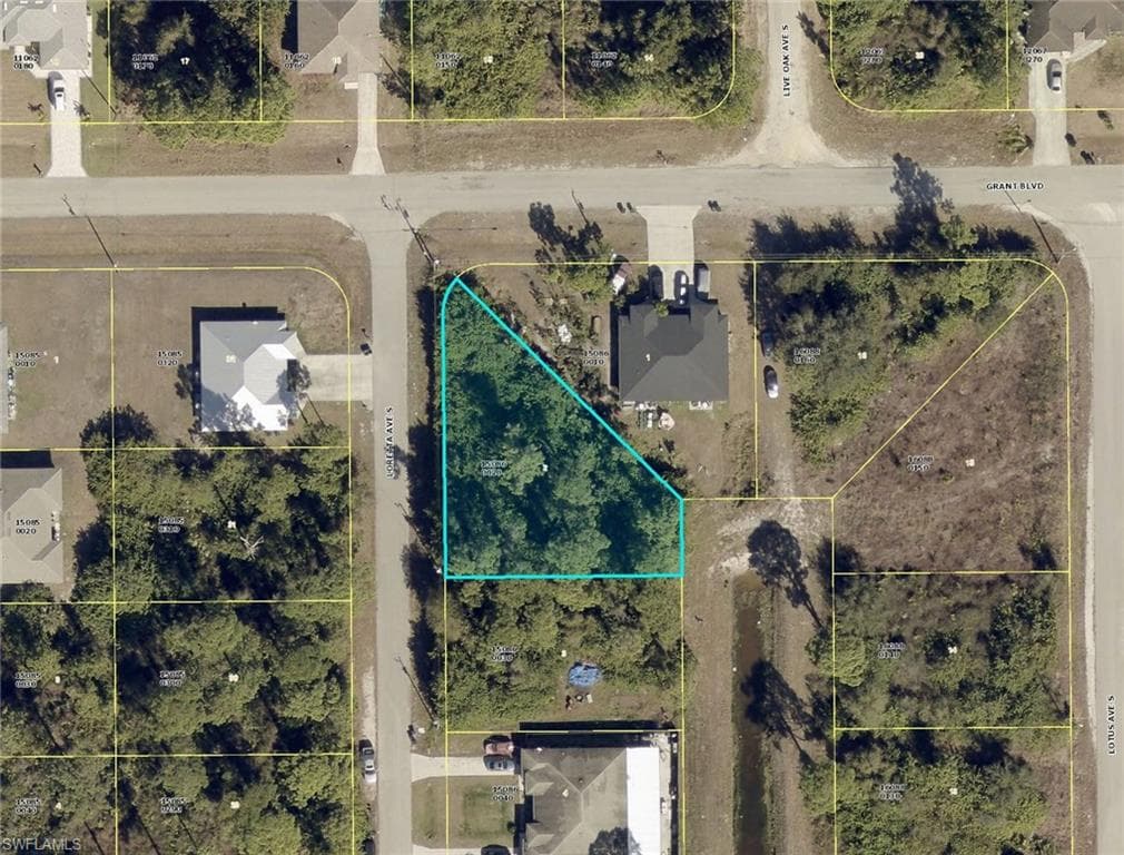 439 Loretta AVE S LEHIGH ACRES, FL 33974