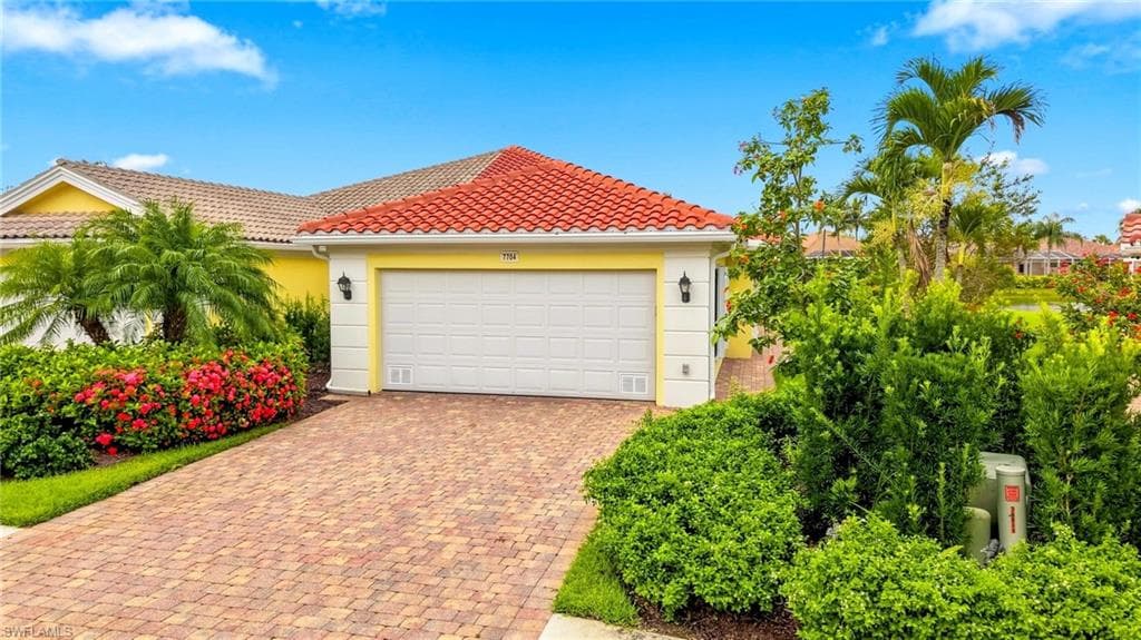 7704 Rozzini LN NAPLES, FL 34114