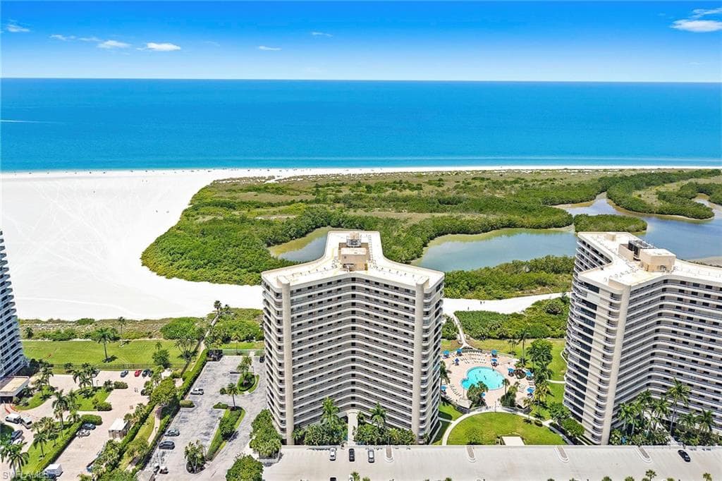 380 Seaview CT 207 MARCO ISLAND, FL 34145
