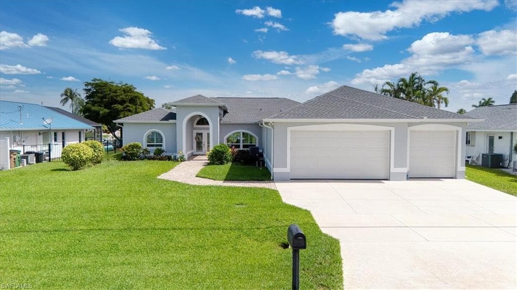 1157 SE 32nd TER CAPE CORAL, FL 33904