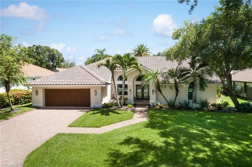 196 Monterey DR NAPLES, FL 34119