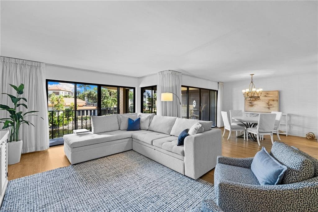 6710 Pelican Bay BLVD 422 NAPLES, FL 34108