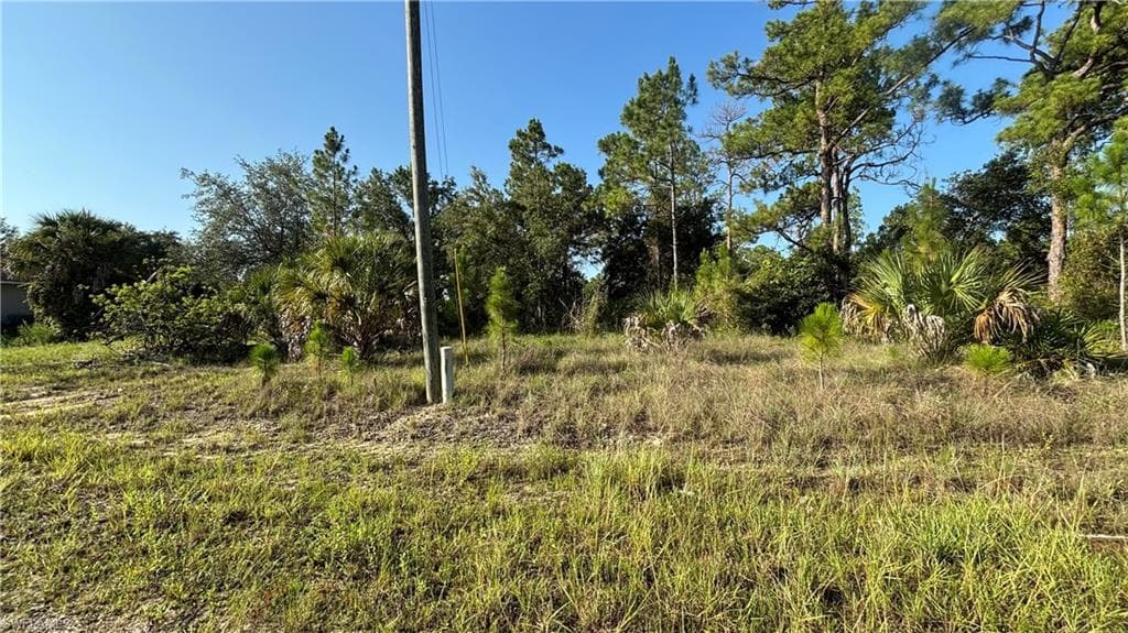 2523 53rd ST W LEHIGH ACRES, FL 33971