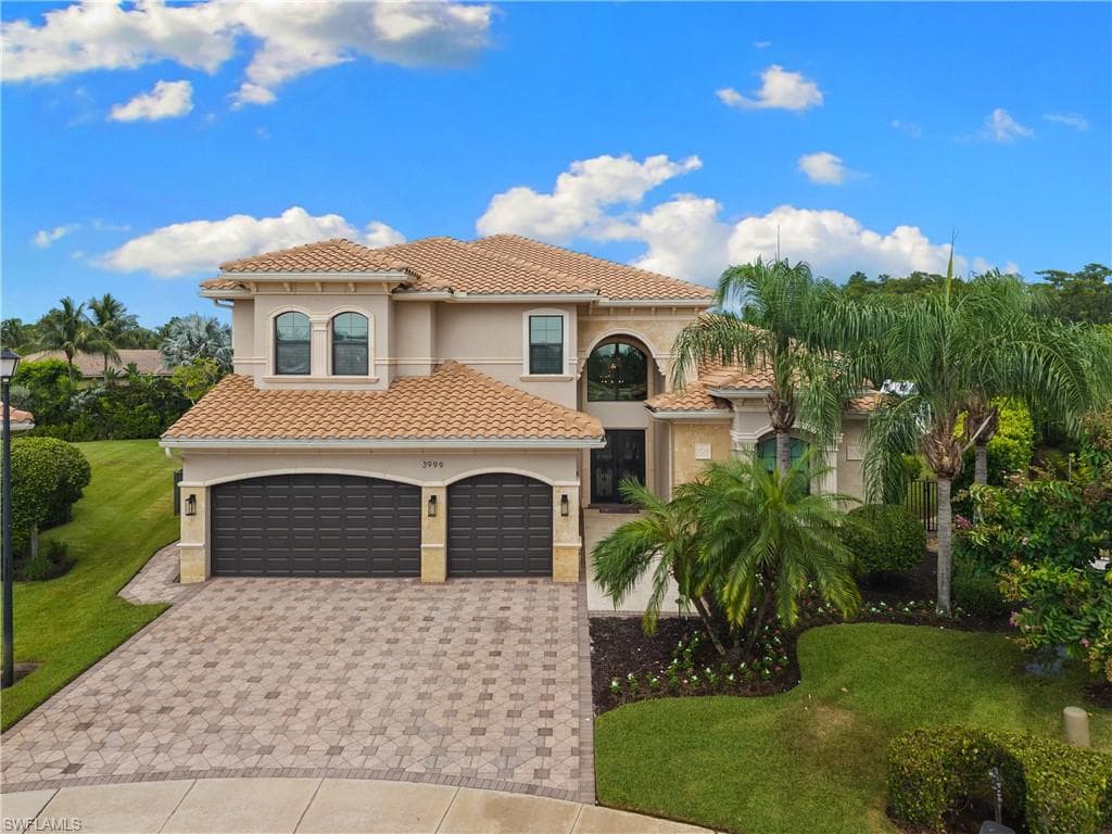 3999 Bering CT NAPLES, FL 34119