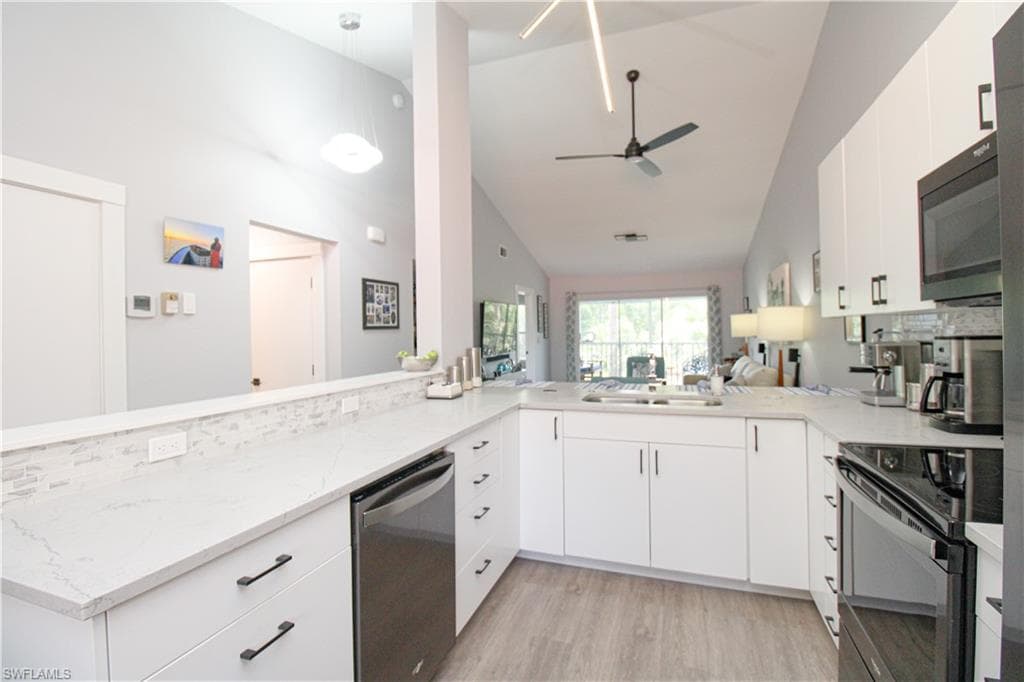 225 Robin Hood CIR 203 NAPLES, FL 34104