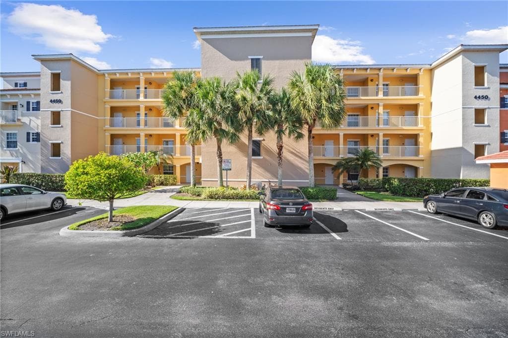 4450 Botanical Place CIR 6 NAPLES, FL 34112