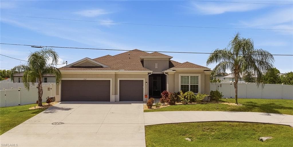 1262 N Gator CIR CAPE CORAL, FL 33909