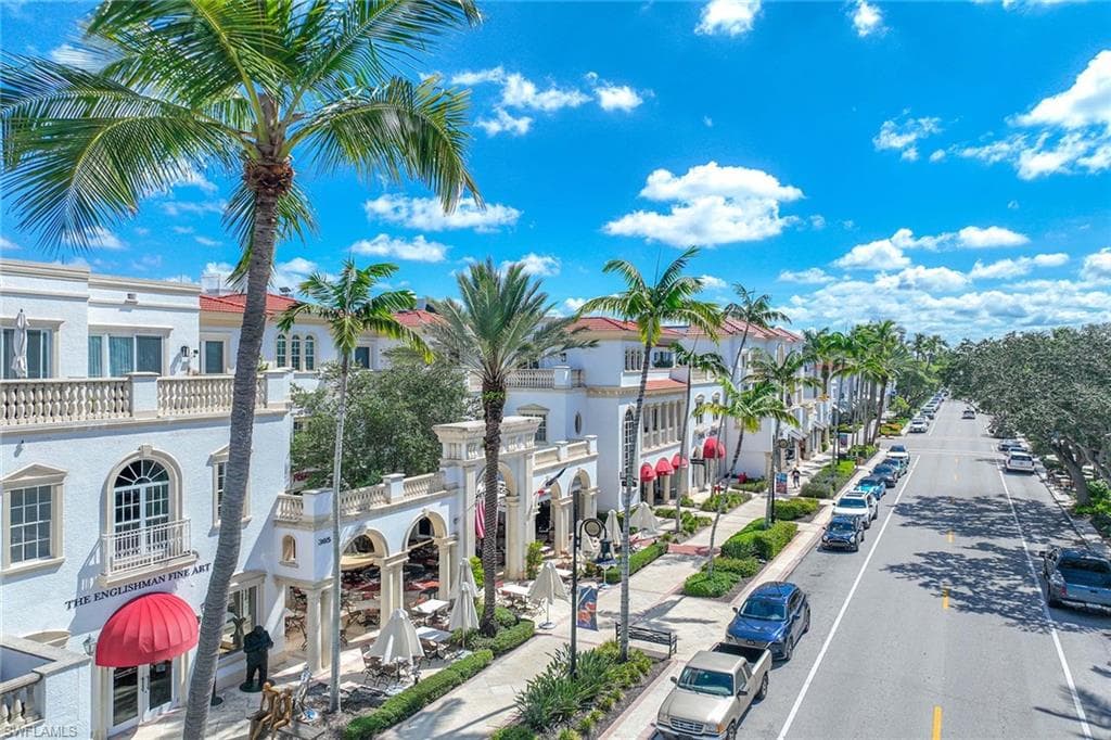 365 5th AVE S 306 NAPLES, FL 34102