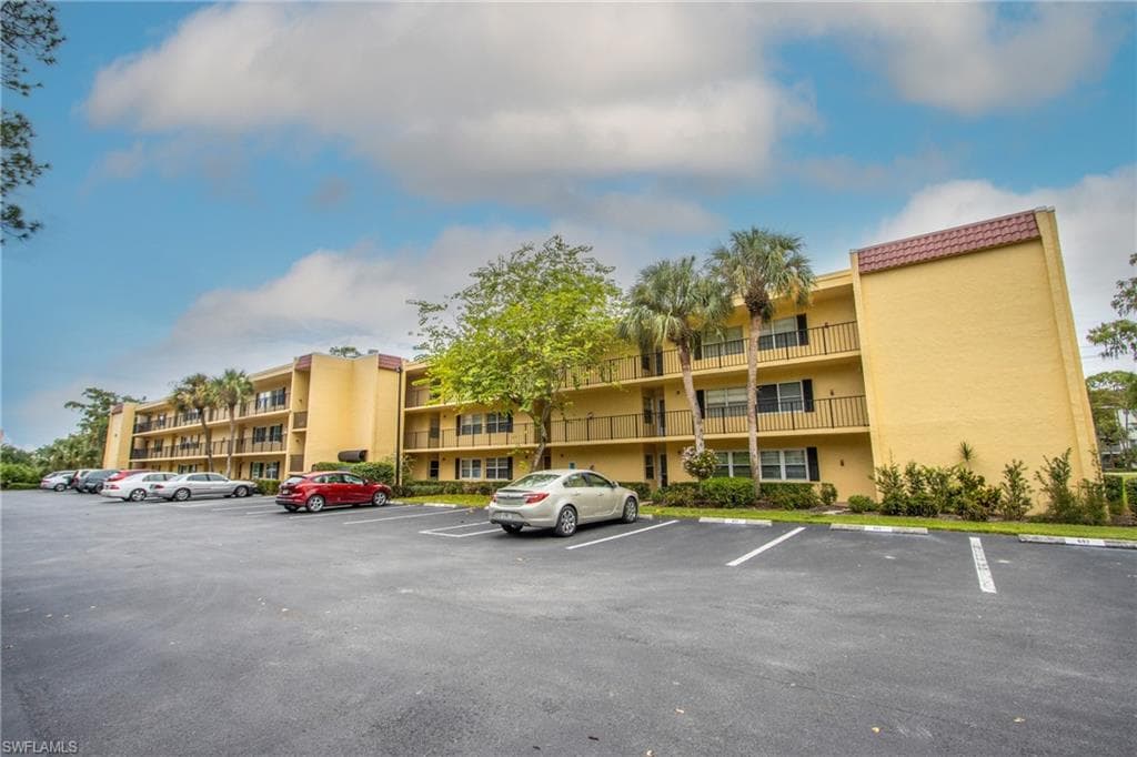 1083 Forest Lakes DR 206 NAPLES, FL 34105