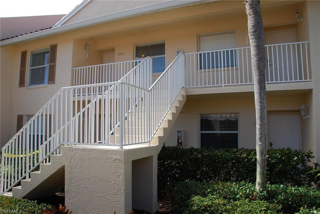 416 Valerie WAY 203 NAPLES, FL 34104