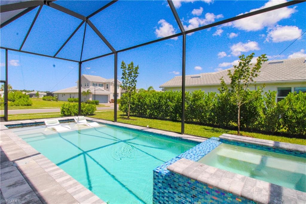 9241 Cayman DR NAPLES, FL 34114