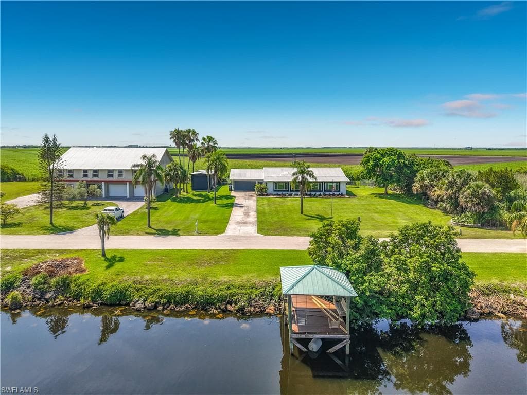 2795 River RD MOORE HAVEN, FL 33471