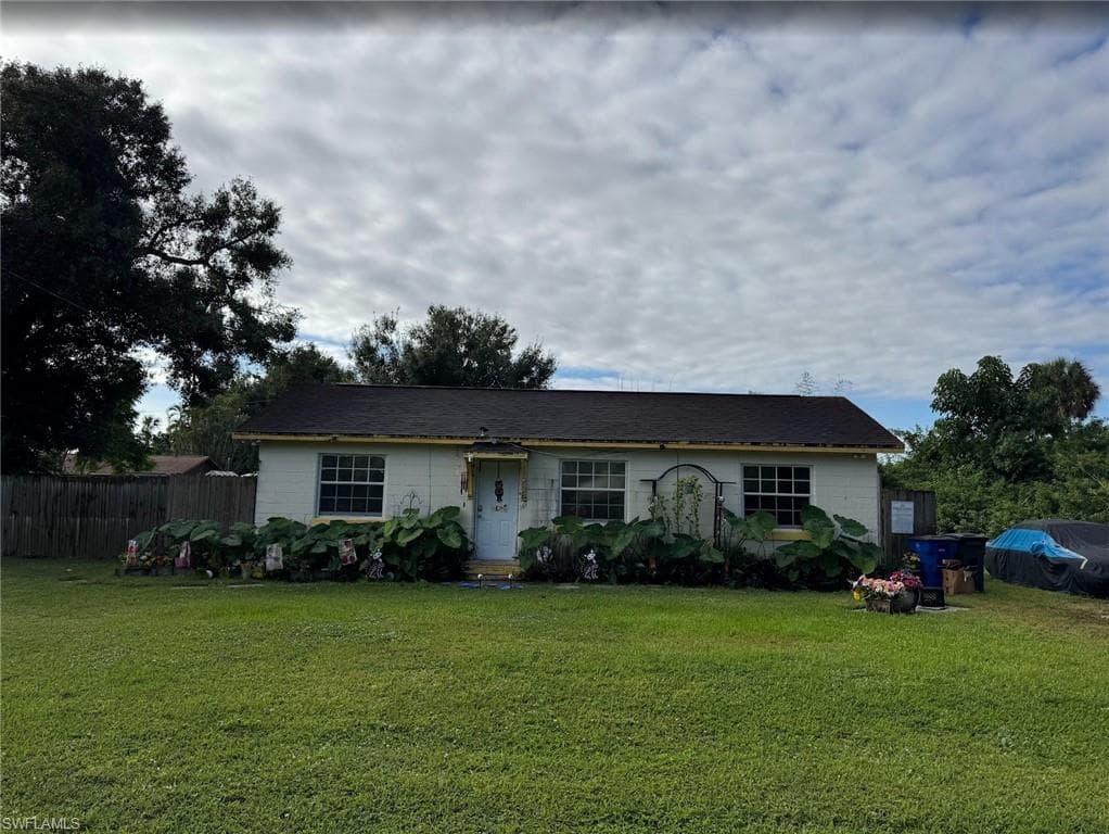559 San Bernardino ST NORTH FORT MYERS, FL 33903