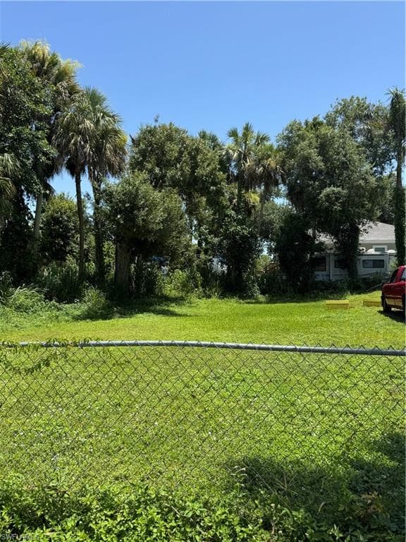 547 San Bernardino ST NORTH FORT MYERS, FL 33903
