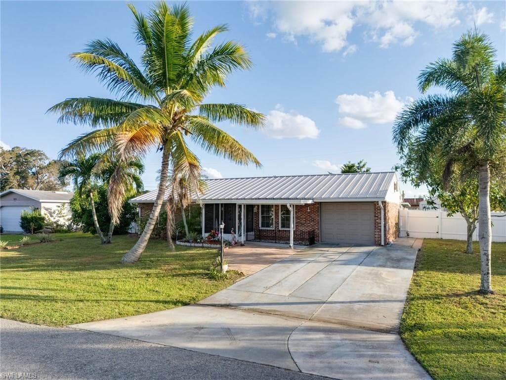 1416 Irondale ST E LEHIGH ACRES, FL 33936