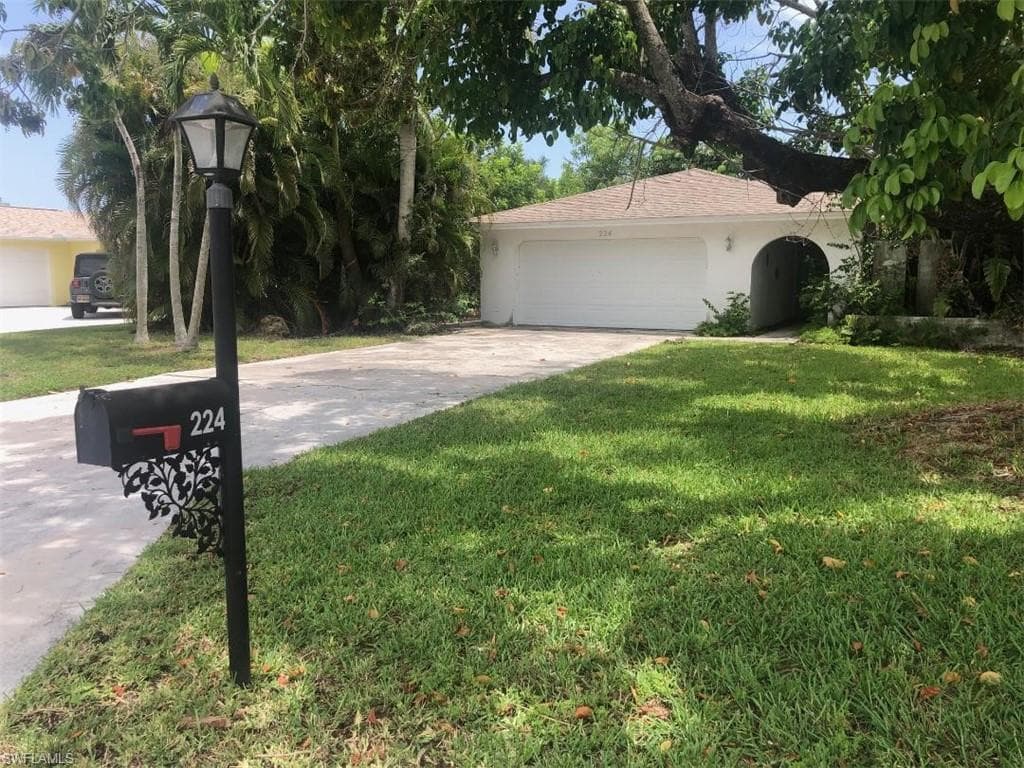 224 Pine Valley CIR NAPLES, FL 34113