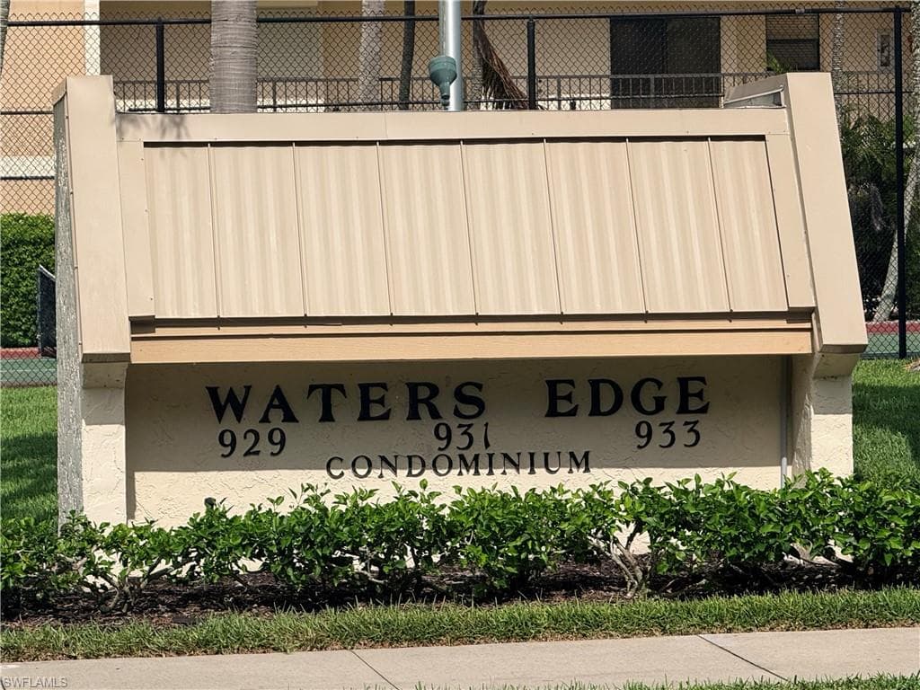 929 Collier CT B402 MARCO ISLAND, FL 34145