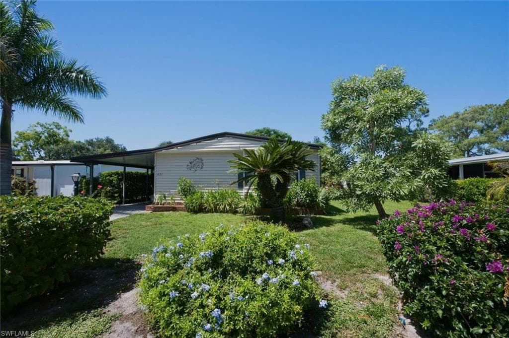 621 Charlemagne BLVD NAPLES, FL 34112