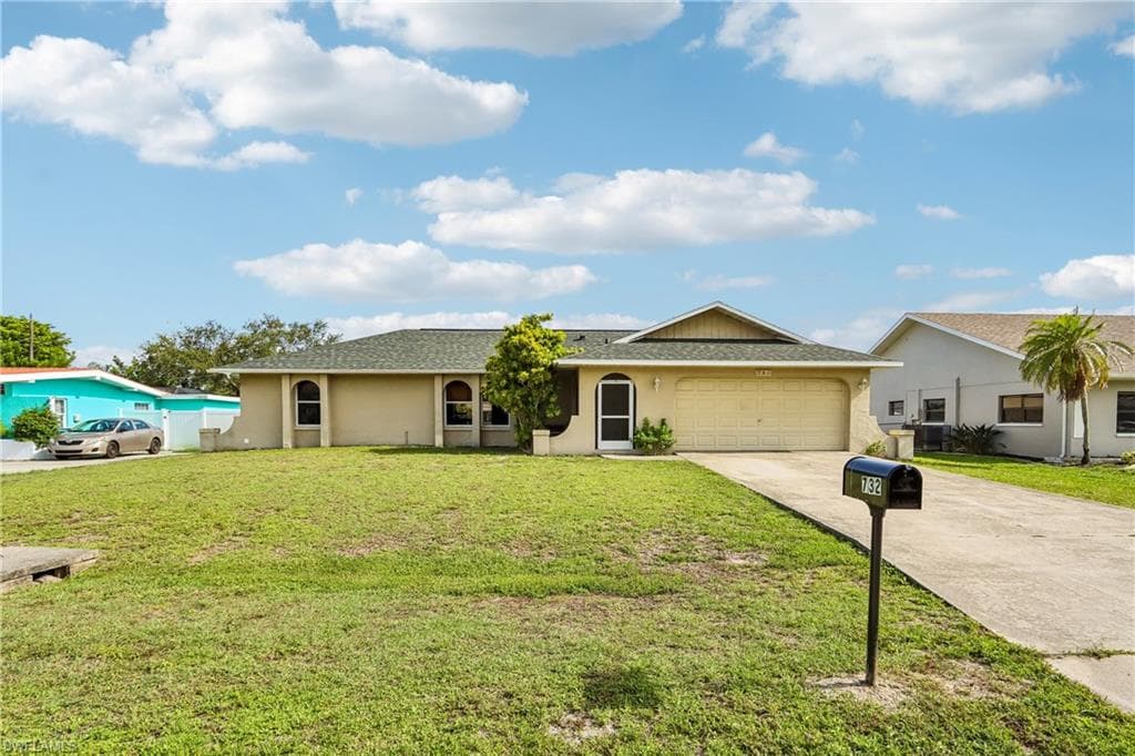 732 Tower DR CAPE CORAL, FL 33904