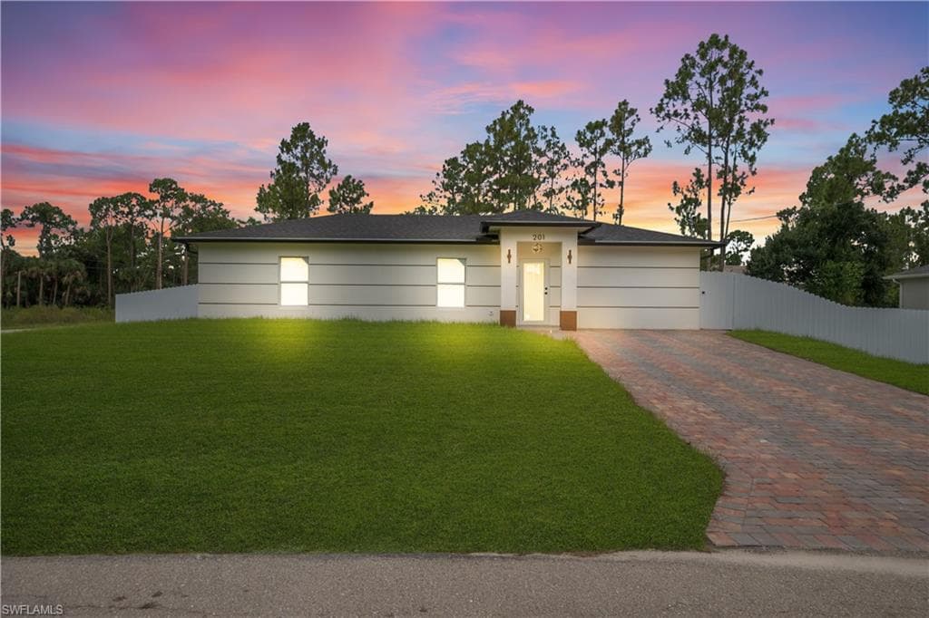 201 Homewood AVE S LEHIGH ACRES, FL 33974