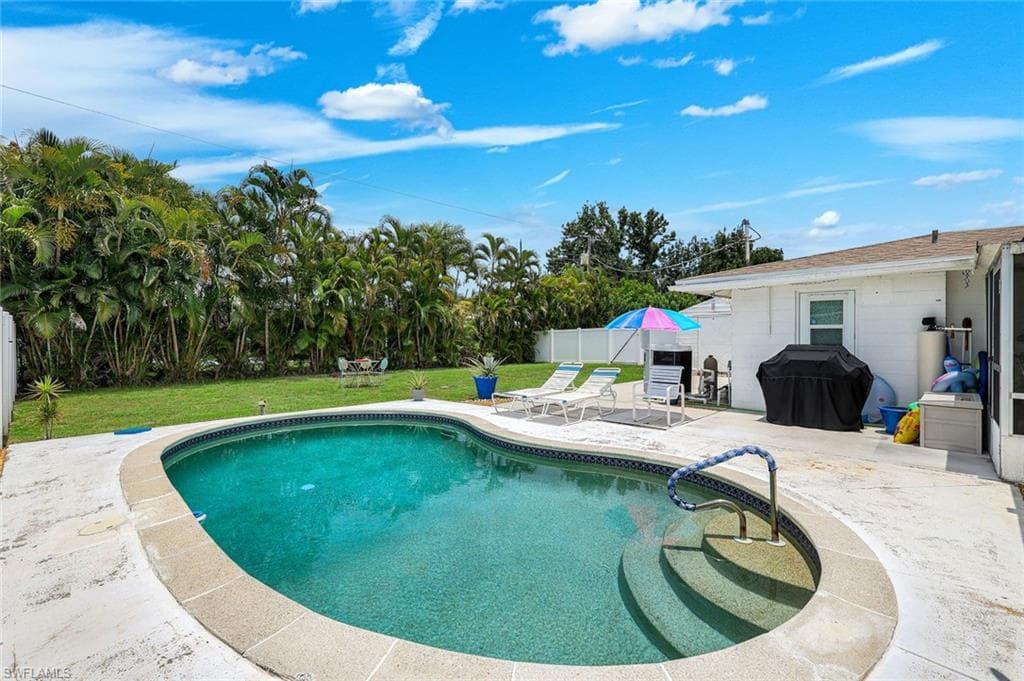 11330 Linda Loma DR FORT MYERS, FL 33908